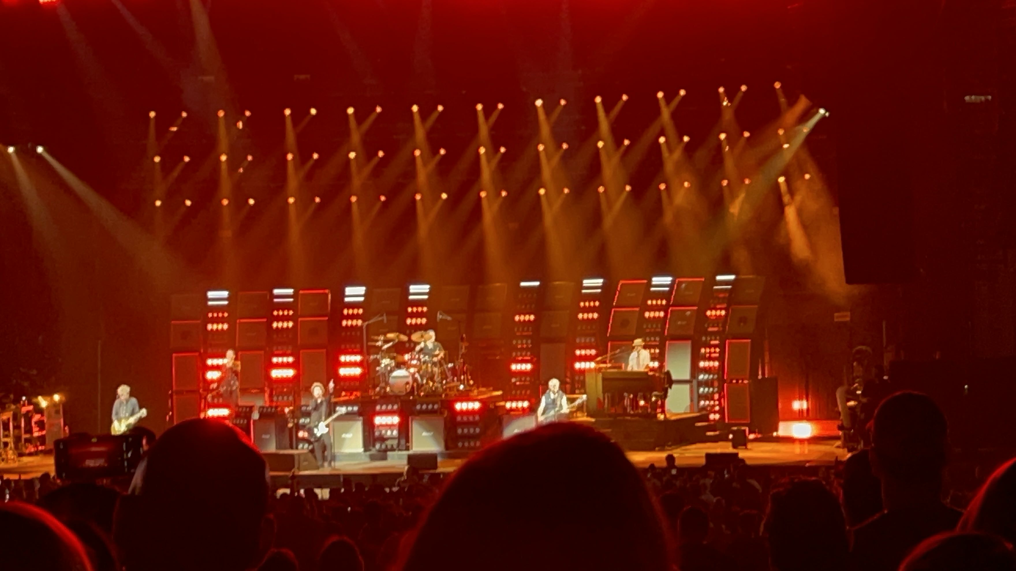 i saw green day live on that saviors tour and its the best concert ive been to